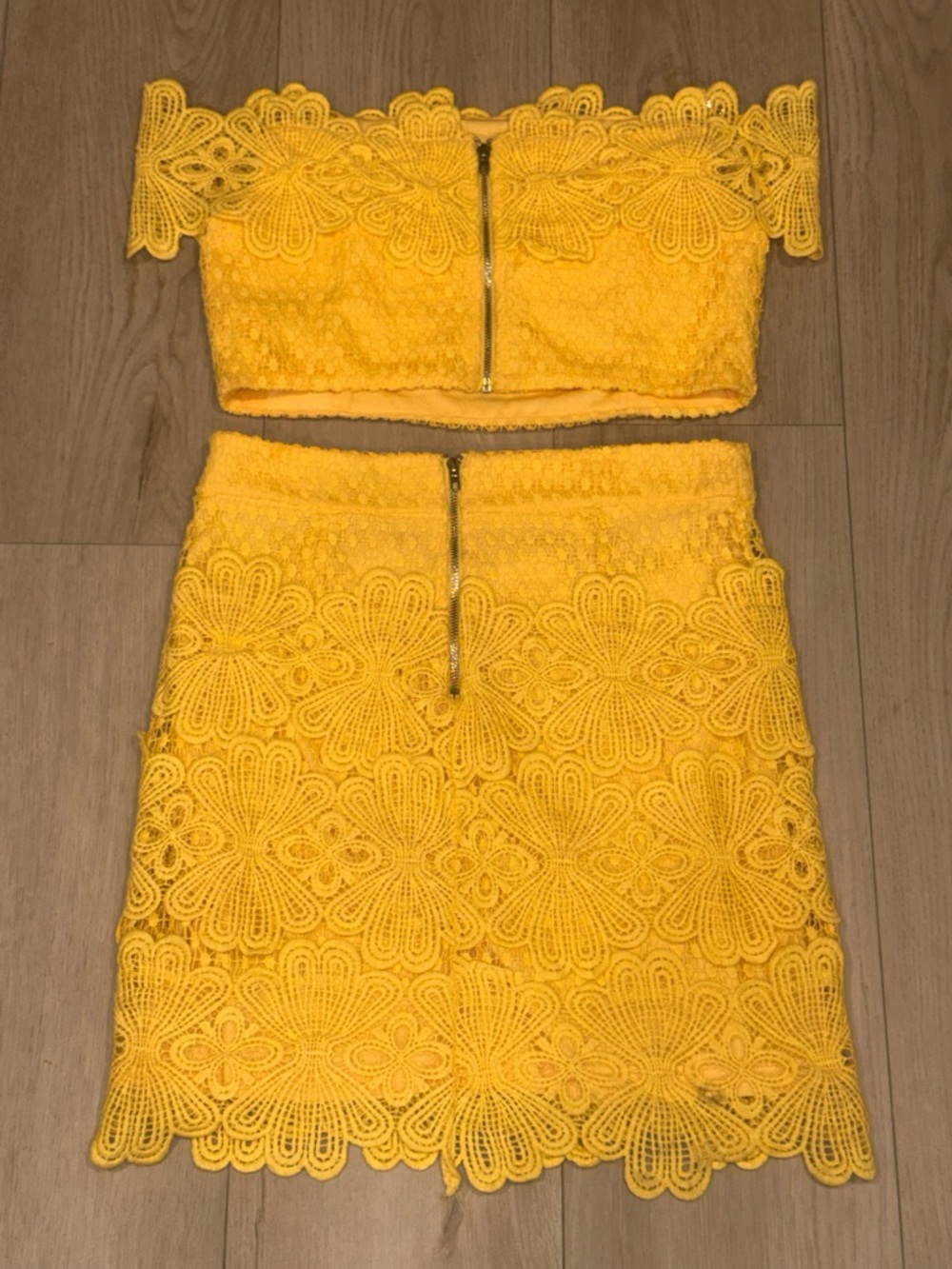 Sthela & Co. Vibrant Yellow Floral Lace 2-Piece Set - Size Small - Picture 2 of 5